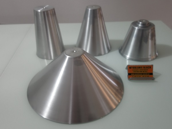 6. Lampy aluminiowe.