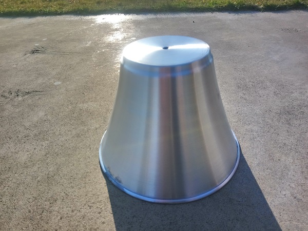 8. Lampa aluminiowa Φ 270mm h 200mm.