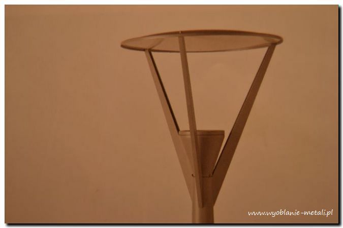 93. Elementy lamp (stal, miedź, aluminium).
